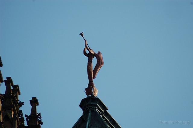 DSC_1412.jpg - L'ange de la cathédrale de Metz. Il fut un temps la couverture de la revue Eglise de Metz avec l'abbé Cartucci :)