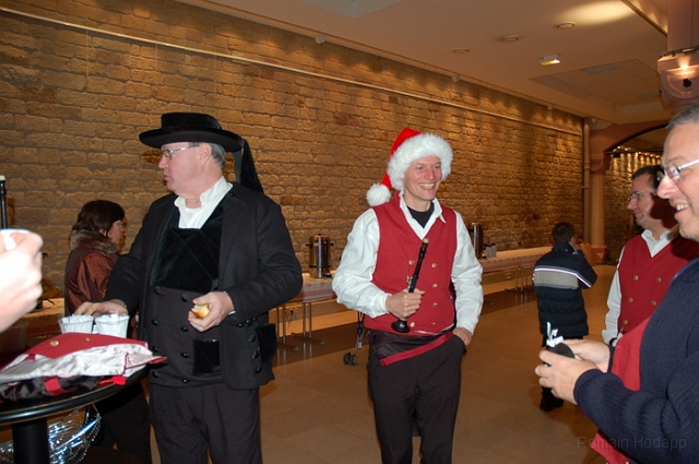 DSC_5091.JPG - Forbach (57). Course des Pères et Mères Noël.